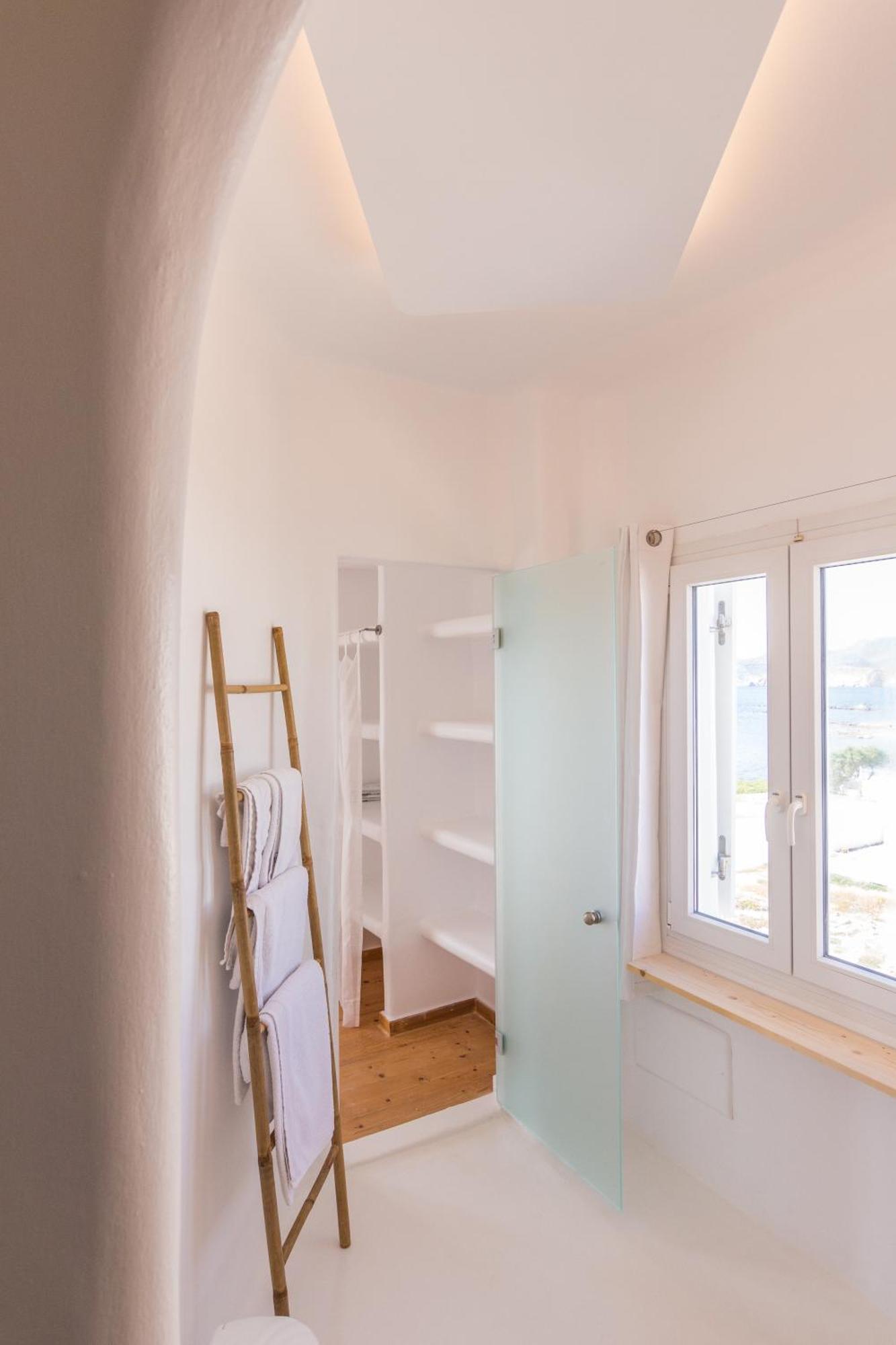 Salt Suites Milos Pollonia ภายนอก รูปภาพ