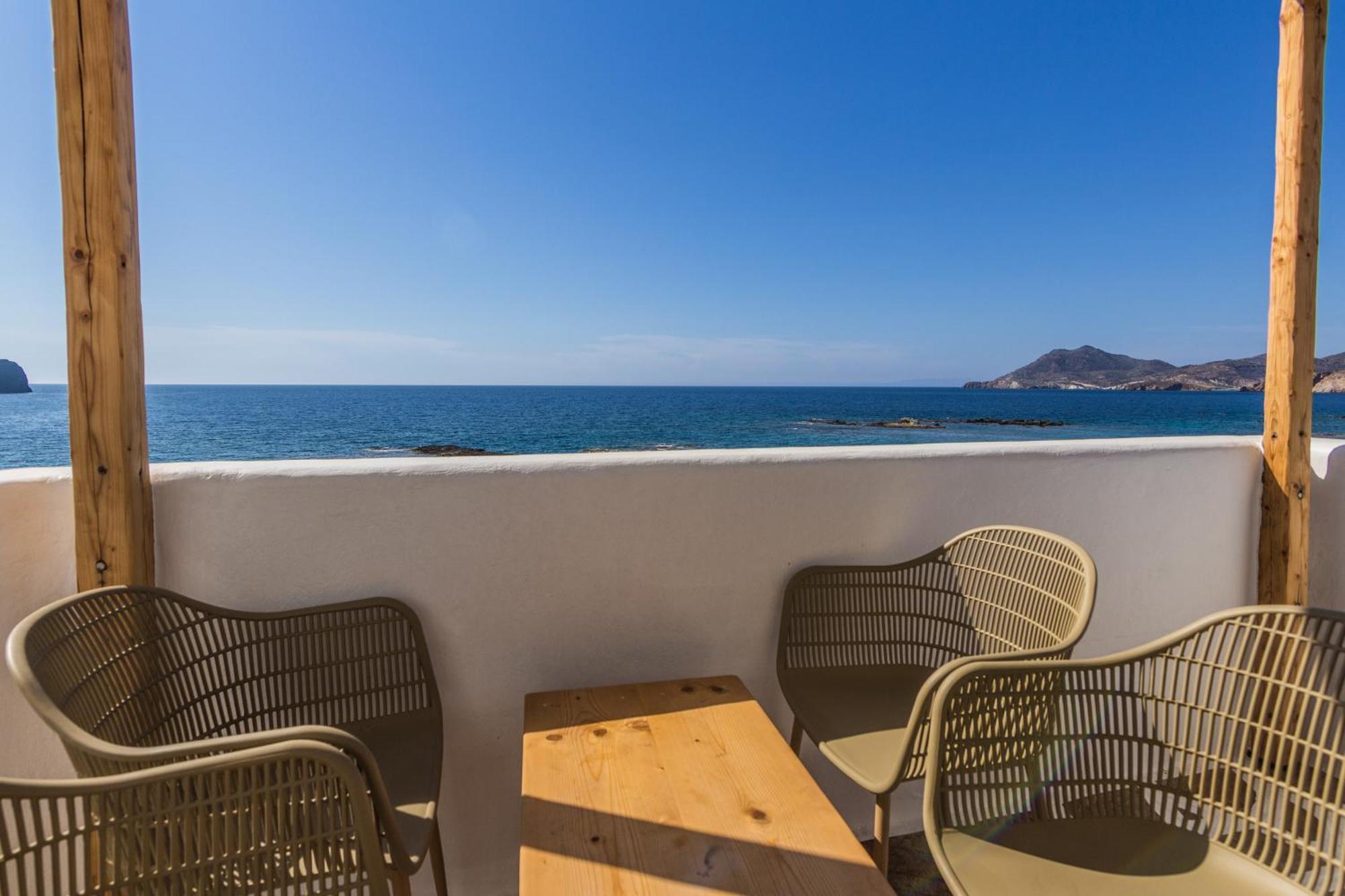 Salt Suites Milos Pollonia ภายนอก รูปภาพ