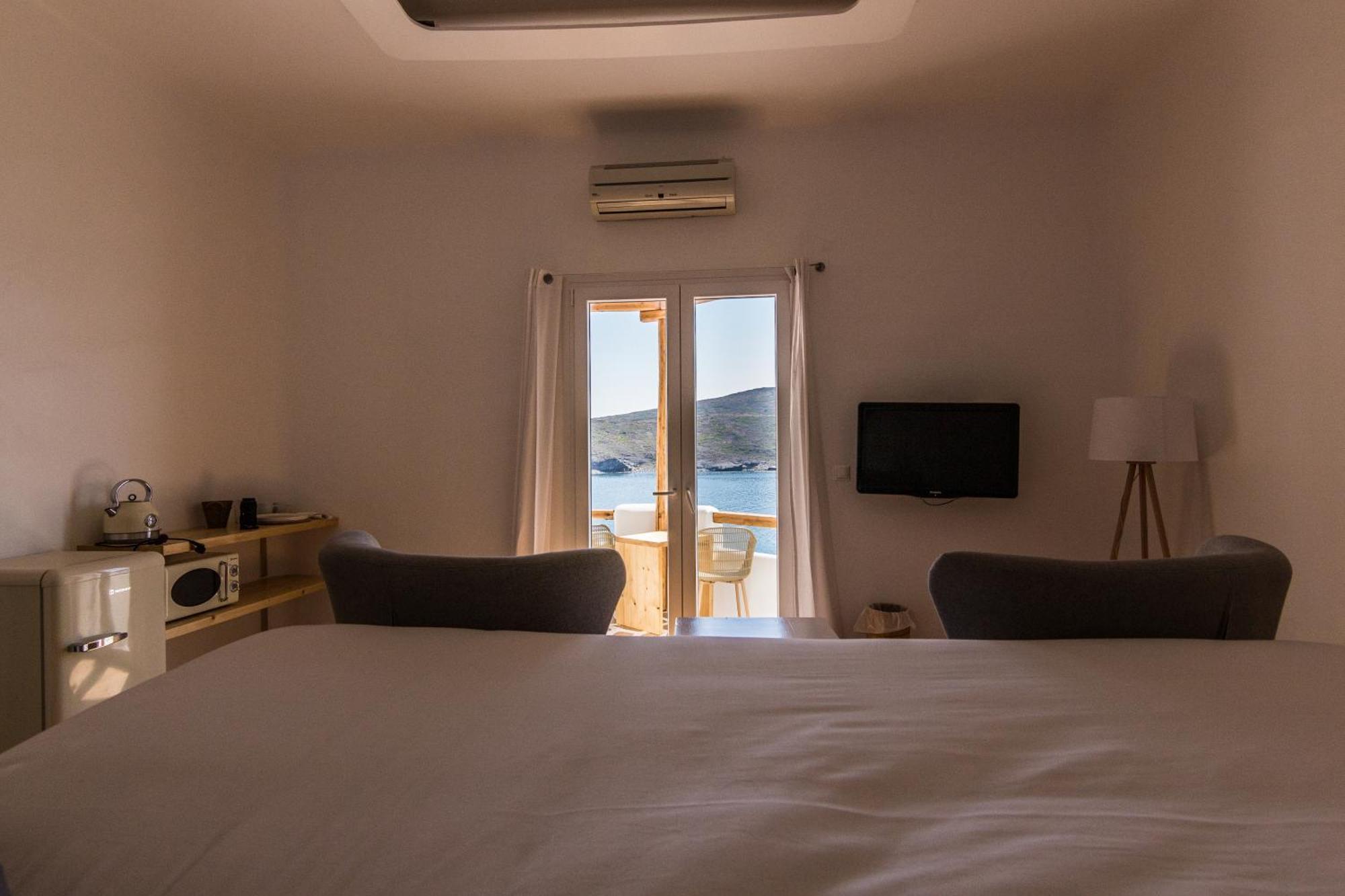 Salt Suites Milos Pollonia ภายนอก รูปภาพ