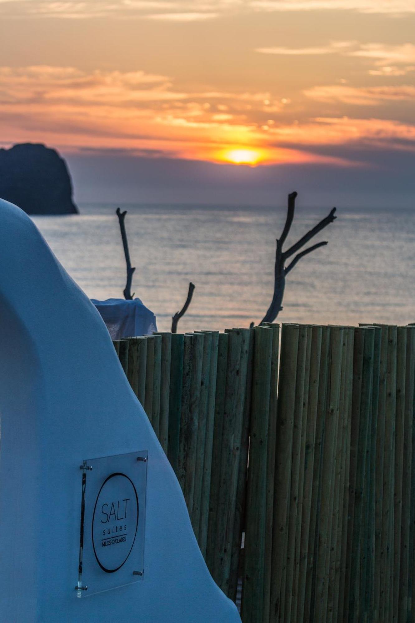 Salt Suites Milos Pollonia ภายนอก รูปภาพ